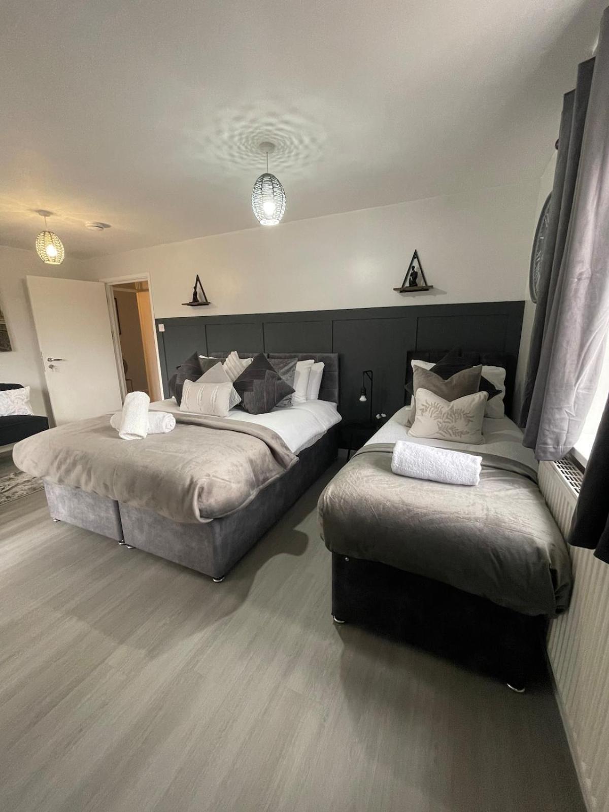 Luxurious & Spacious 3-br Free Parking Balcony Londres