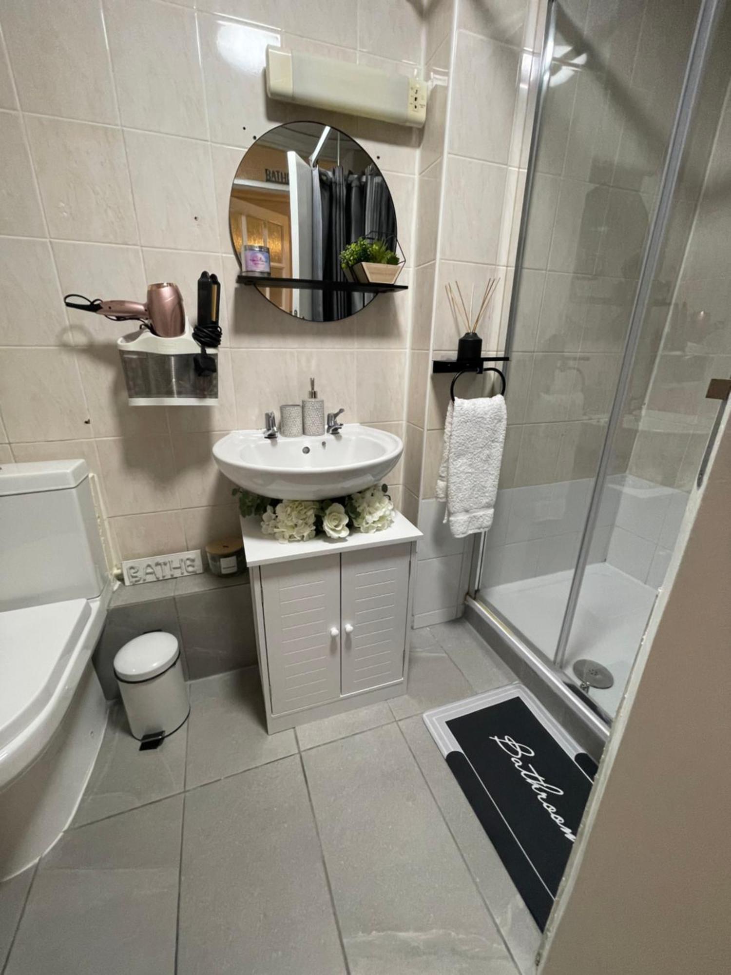 Luxurious & Spacious 3-br Free Parking Balcony * Londres