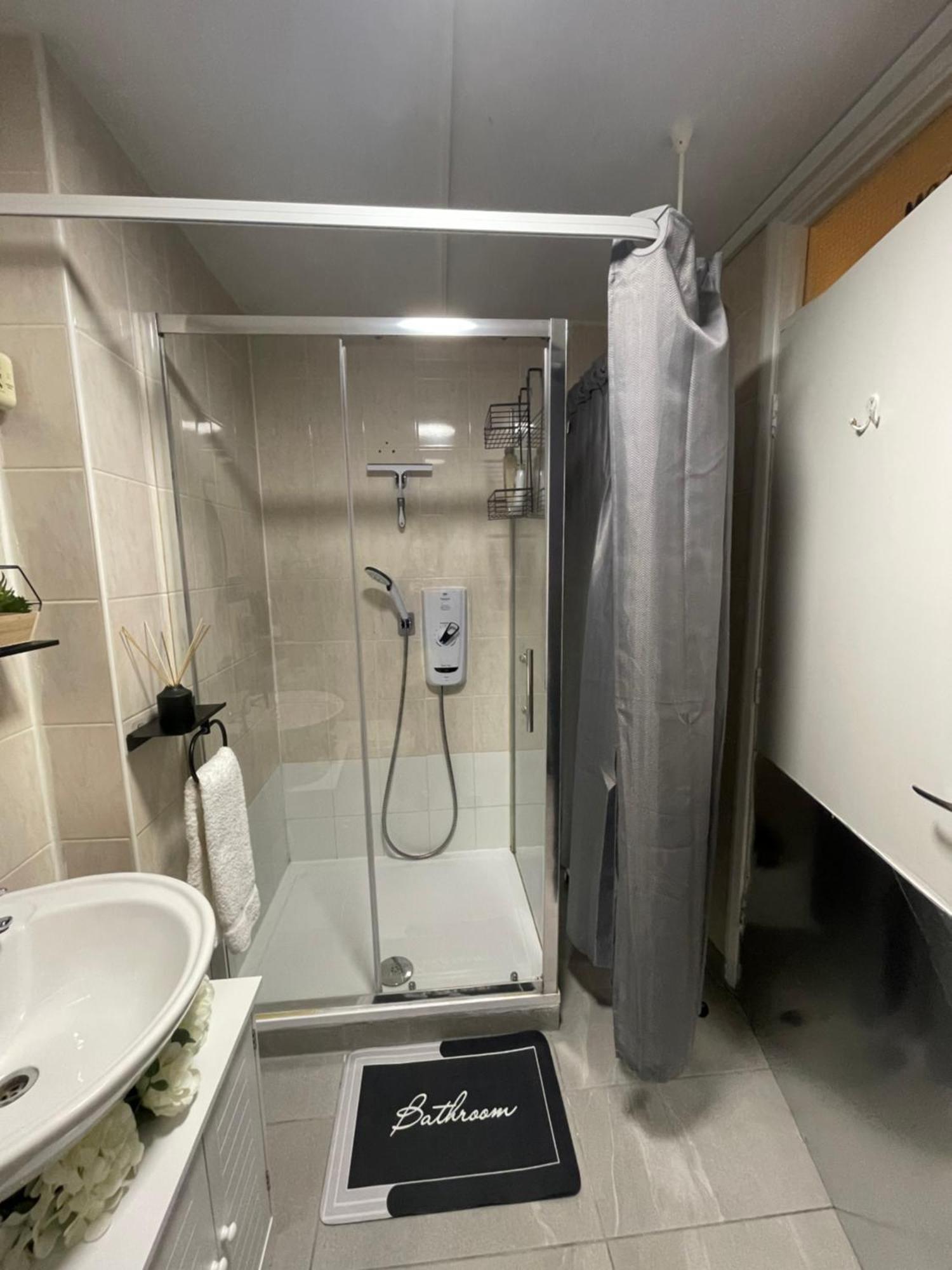 Luxurious & Spacious 3-br Free Parking Balcony * Londres