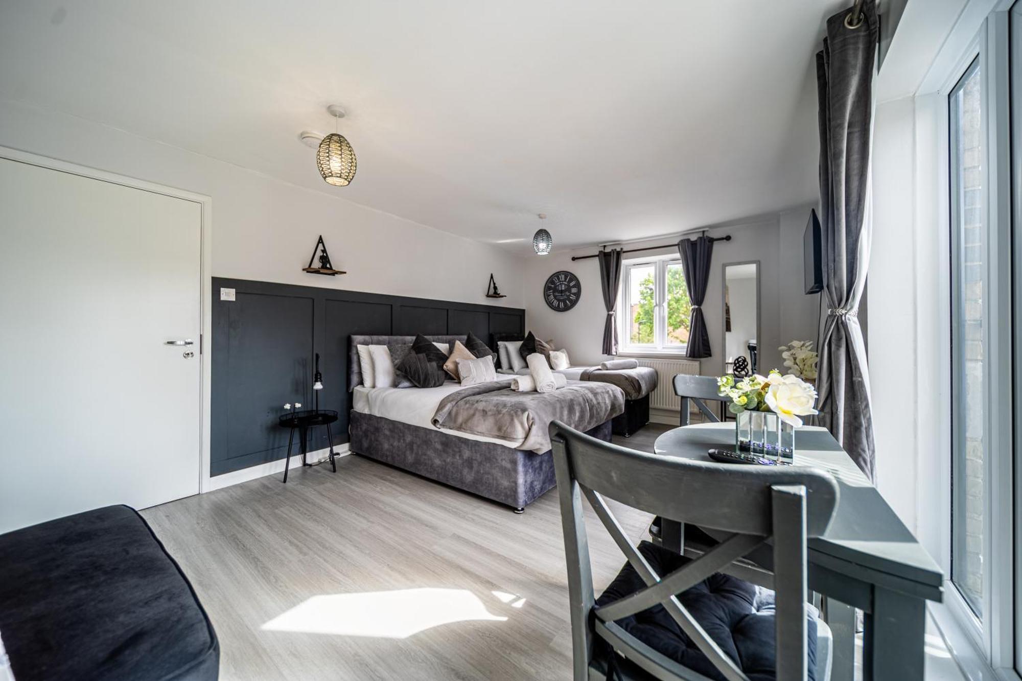 Luxurious & Spacious 3-br Free Parking Balcony Appartement